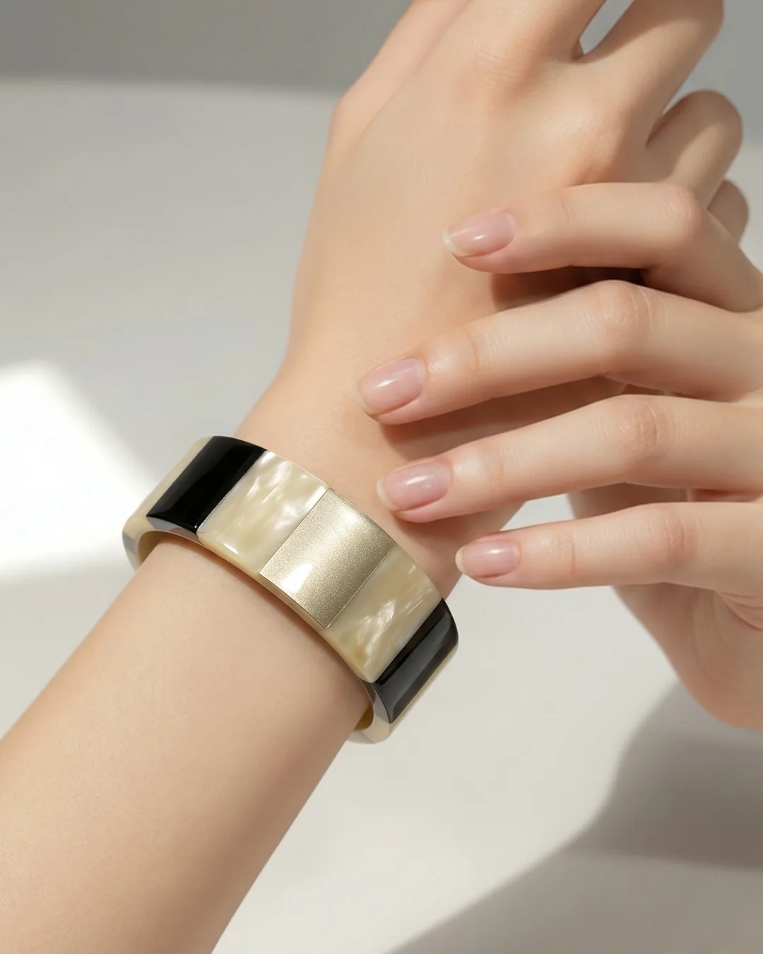 Bracelets, photo 9